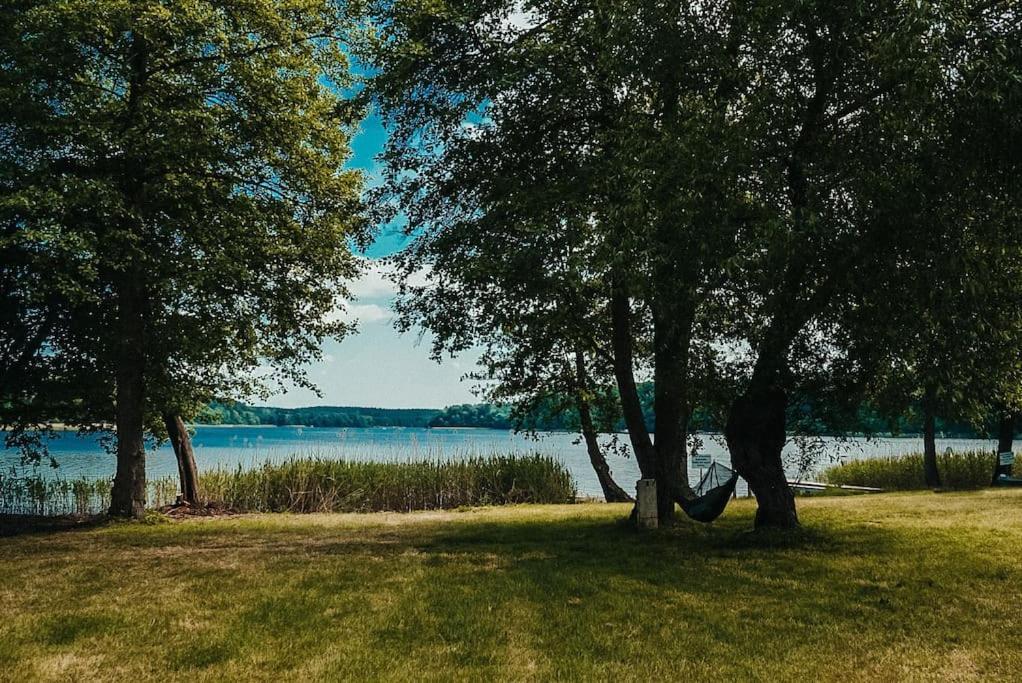 Ferienzimmer Direkt Am See Priepert Luaran gambar